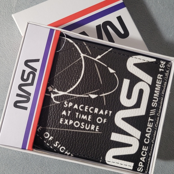 Other - ⚠️CLEARANCE⚠️NASA Bifold Wallet